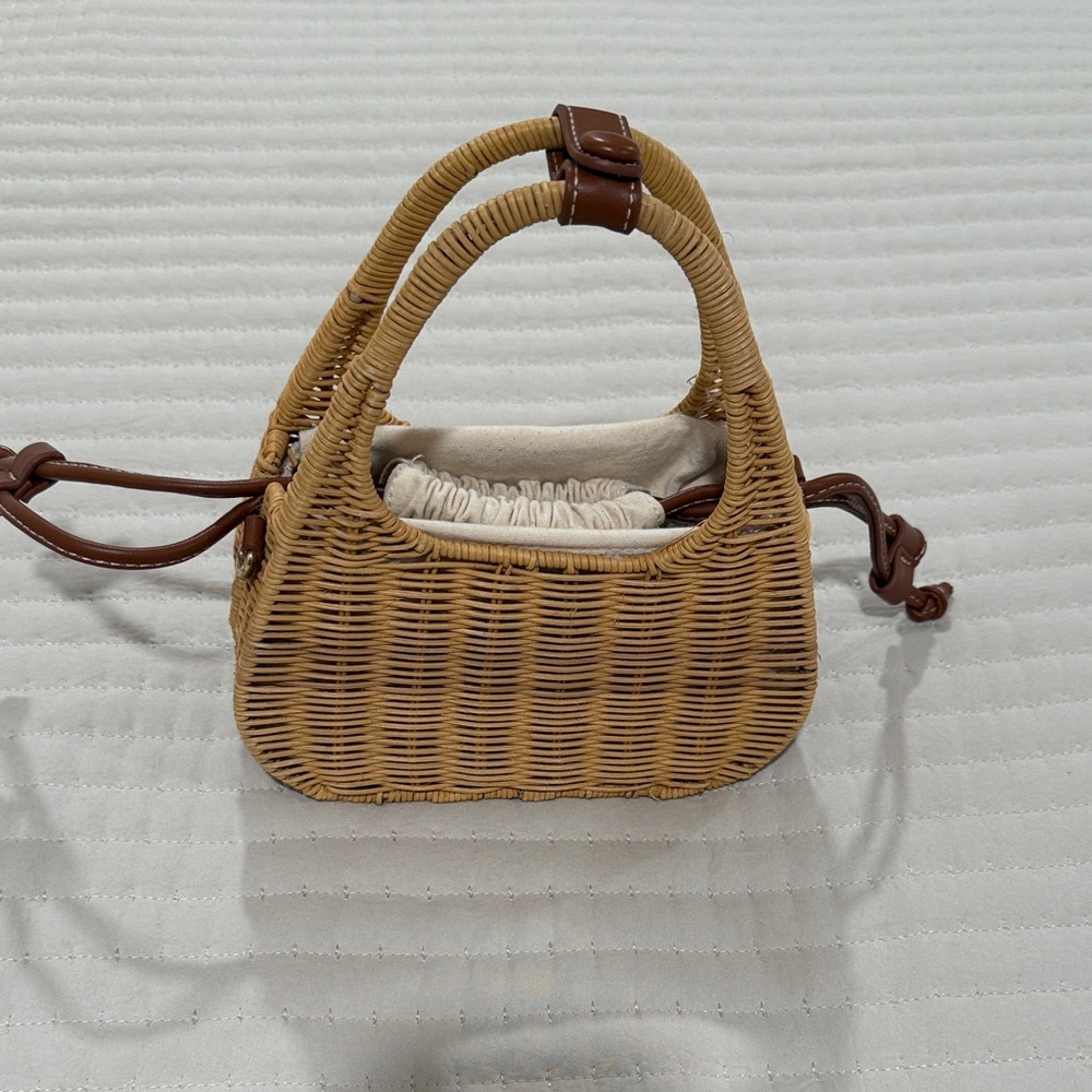 Stylish Tan Woven Handbag